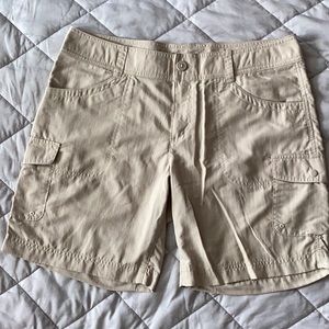 Columbia Women’s Cargo Shorts - Size 12 - Khaki